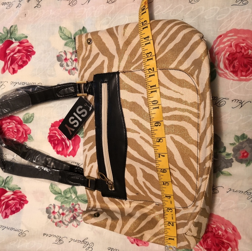 Women's fashion daily hand bag or shoulder bag